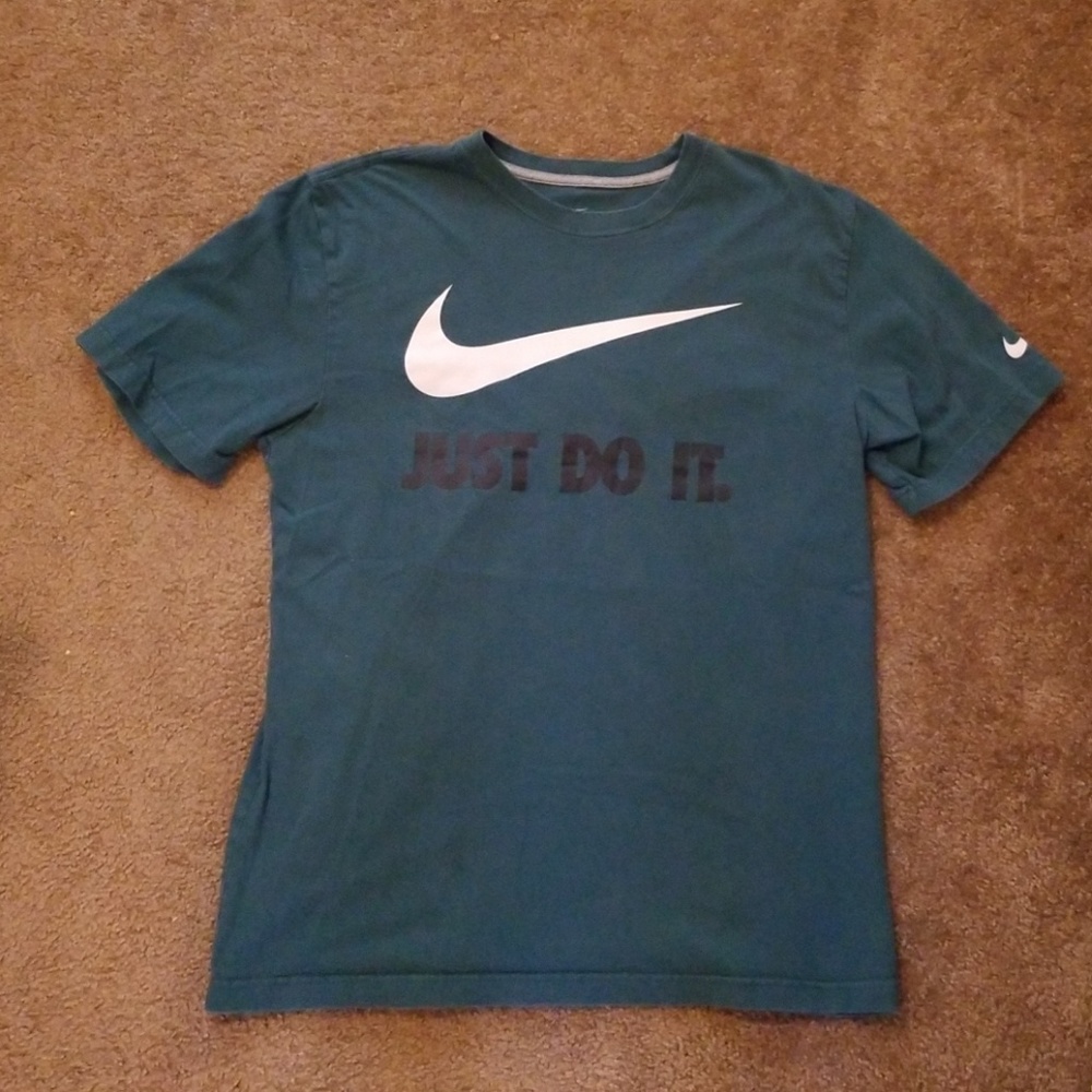 Nike t-shirt